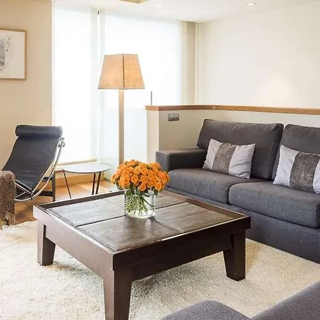 Majestic Apartment *